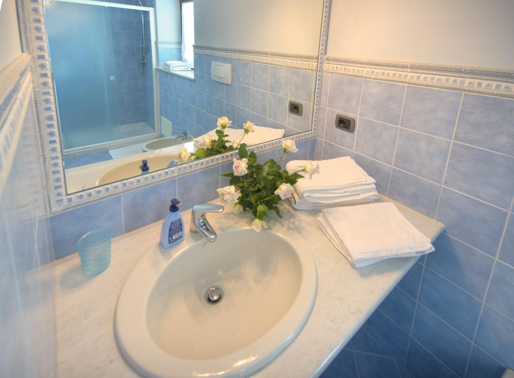 Hotel Velia Mare Numana Camera foto