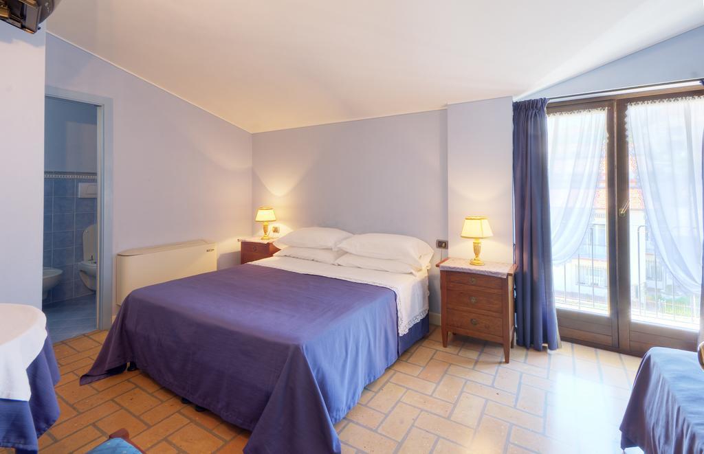 Hotel Velia Mare Numana Esterno foto