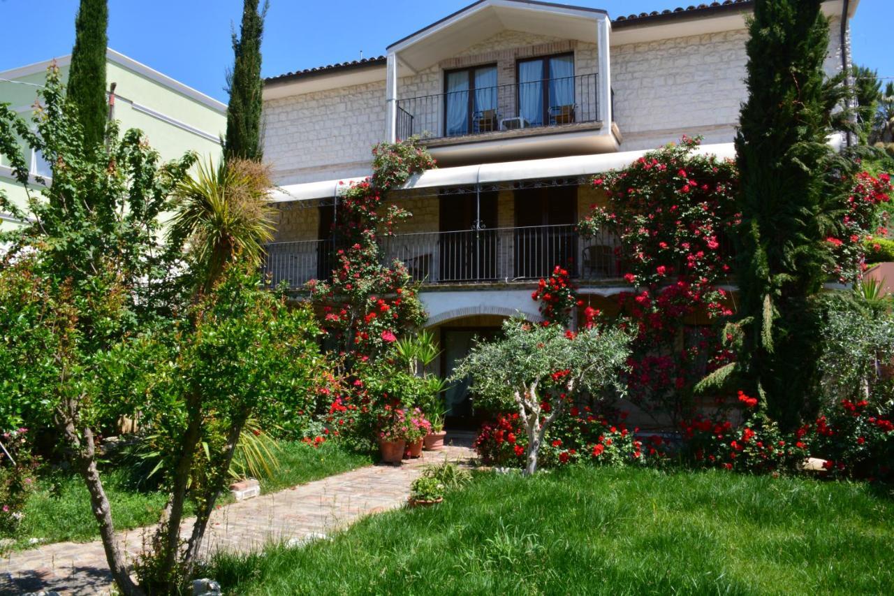 Hotel Velia Mare Numana Esterno foto
