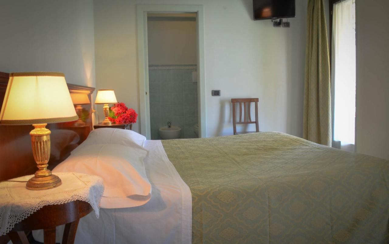 Hotel Velia Mare Numana Esterno foto