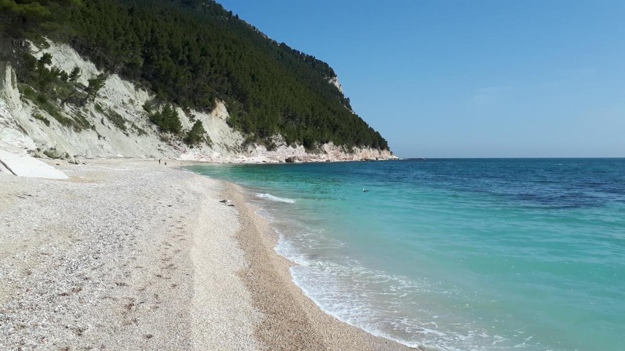 Hotel Velia Mare Numana Esterno foto