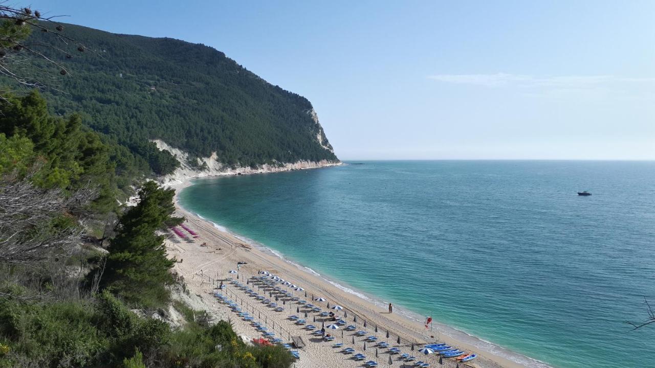 Hotel Velia Mare Numana Esterno foto